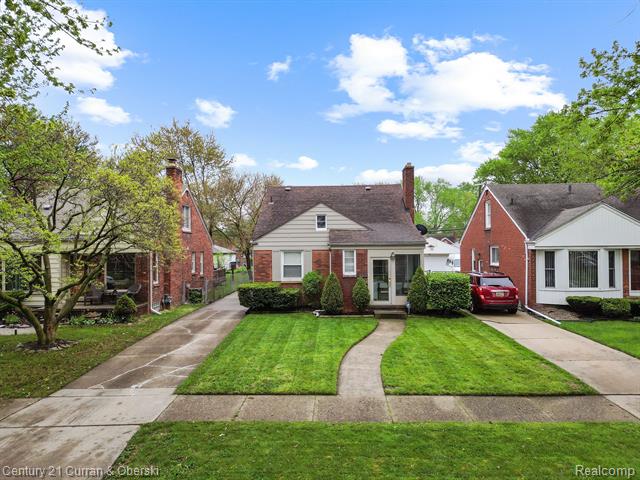 front view picture of 20506 Beaufait, Harper Woods, MI. 48225