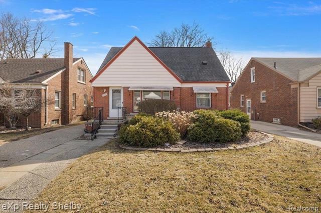front view picture of 19218 Eastborne, Harper Woods, MI. 48225
