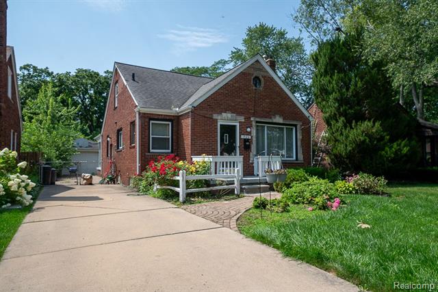 front view picture of 19616 Woodmont, Harper Woods, MI. 48225