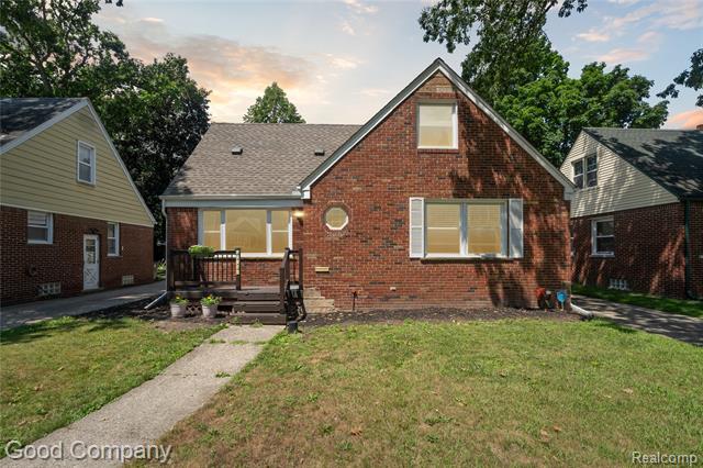 front view picture of 23561 Geneva Ave, Oak Park, MI. 48237