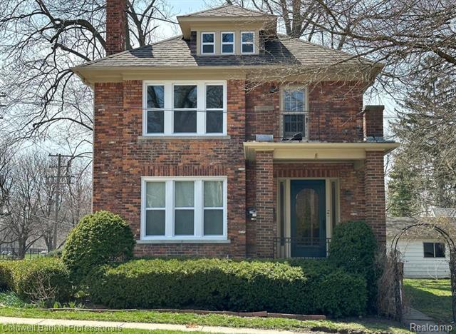 front view picture of 139 Ridge Rd, Grosse Pointe, MI. 48236