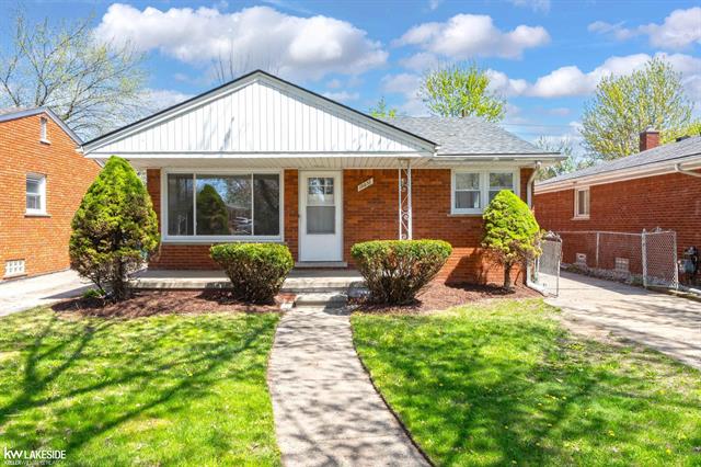 front view picture of 19637 Country Club, Harper Woods, MI. 48225
