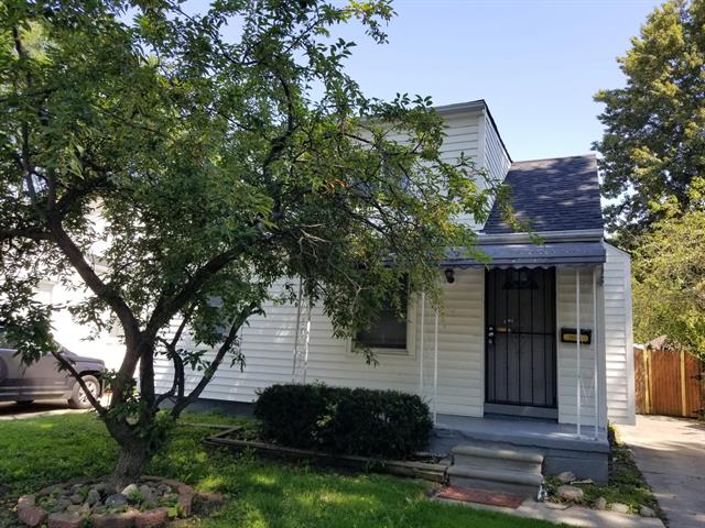 front view picture of 20501 Elkhart, Harper Woods, MI. 48225