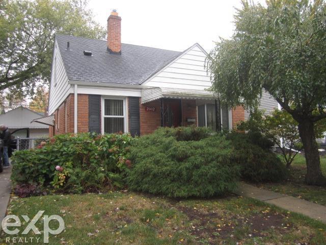 front view picture of 20412 Roscommon, Harper Woods, MI. 48225