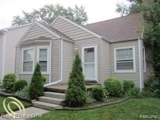front view picture of 348 E Maplehurst St, Ferndale, MI. 48220