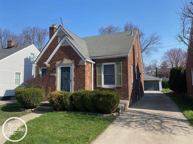 front view picture of 1602 Anita Ave, Grosse Pointe, MI. 48236