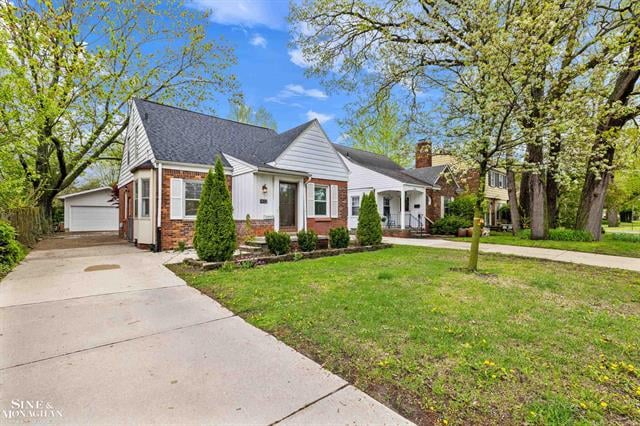 front view picture of 1432 Vernier Rd, Grosse Pointe, MI. 48236