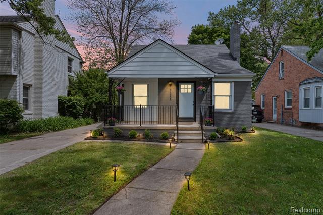 front view picture of 1388 Vernier Rd, Grosse Pointe, MI. 48236