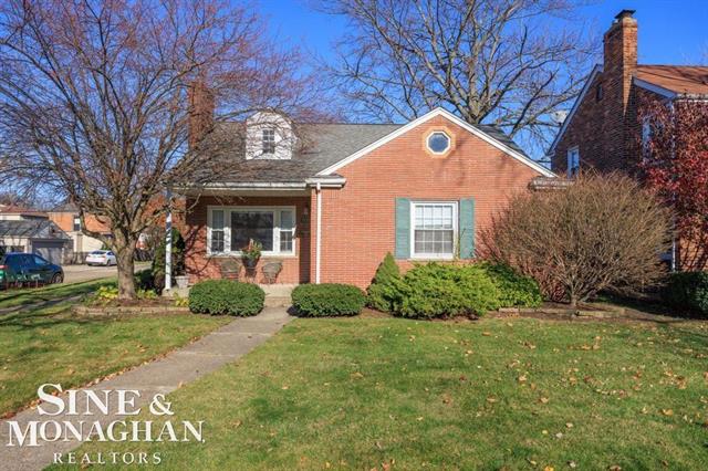 front view picture of 1930 Norwood Dr, Grosse Pointe, MI. 48236