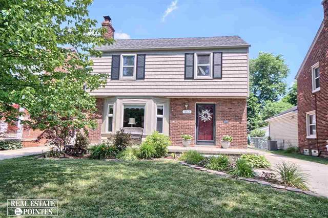 front view picture of 1812 Kenmore Dr, Grosse Pointe, MI. 48236
