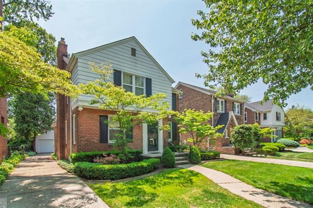 front view picture of 255 Merriweather Rd, Grosse Pointe, MI. 48236