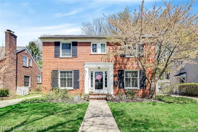 front view picture of 286 Mount Vernon St, Grosse Pointe, MI. 48236