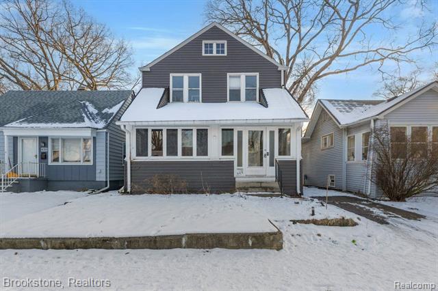 front view picture of 444 E Maplehurst St, Ferndale, MI. 48220