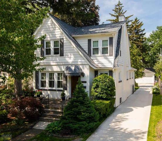 front view picture of 781 Fisher, Grosse Pointe, MI. 48230