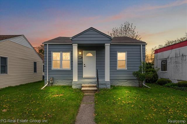 front view picture of 20040 E 8 Mile Rd, Harper Woods, MI. 48225