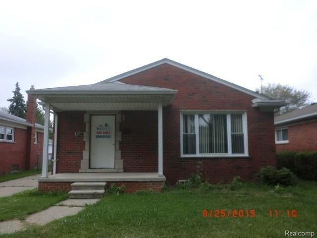front view picture of 20212 Lochmoor, Harper Woods, MI. 48225