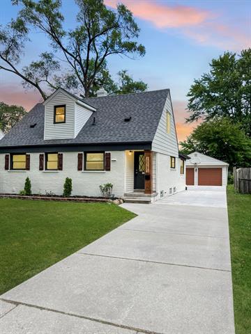 front view picture of 20283 Lancaster, Harper Woods, MI. 48225