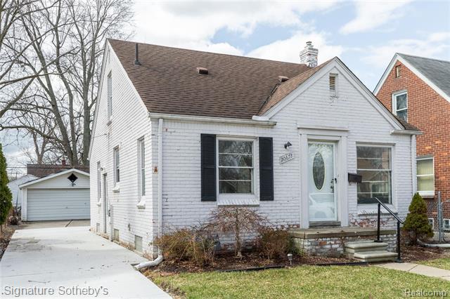 front view picture of 20672 Fleetwood, Harper Woods, MI. 48225