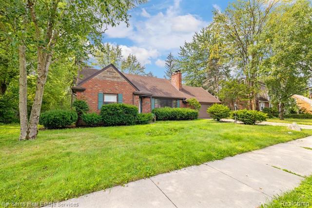 front view picture of 19726 Eastwood, Harper Woods, MI. 48225