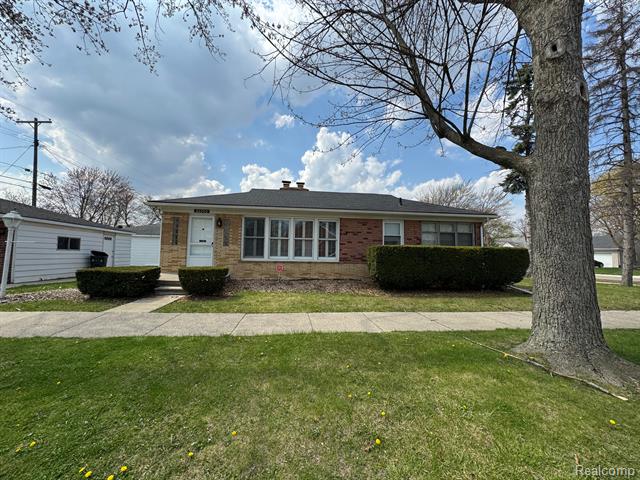 front view picture of 20950 Norwood, Harper Woods, MI. 48225