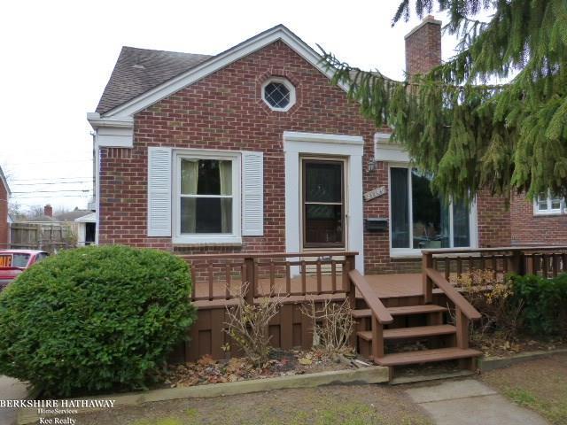 front view picture of 21160 Kenmore, Harper Woods, MI. 48225