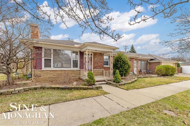 front view picture of 21102 Kenmore, Harper Woods, MI. 48225