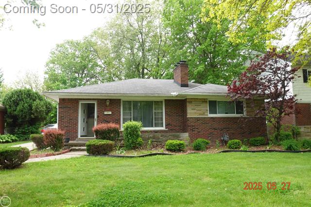 front view picture of 20618 Woodside, Harper Woods, MI. 48225
