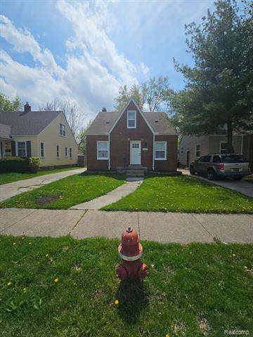 front view picture of 20300 Elkhart, Harper Woods, MI. 48225