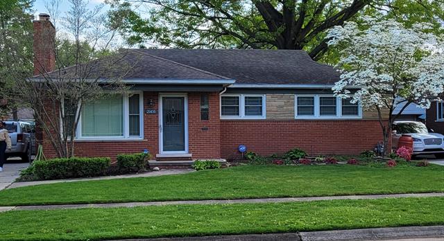 front view picture of 21406 Broadstone, Harper Woods, MI. 48225