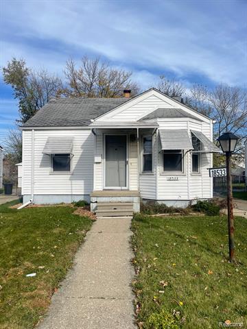 front view picture of 18533 Elkhart, Harper Woods, MI. 48225