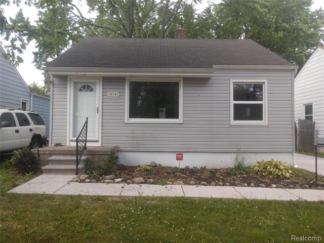 front view picture of 18787 Woodcrest, Harper Woods, MI. 48225