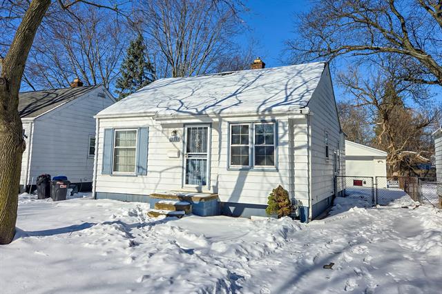 front view picture of 18953 Woodcrest, Harper Woods, MI. 48225
