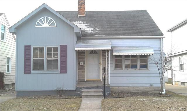 front view picture of 19444 Woodside, Harper Woods, MI. 48225