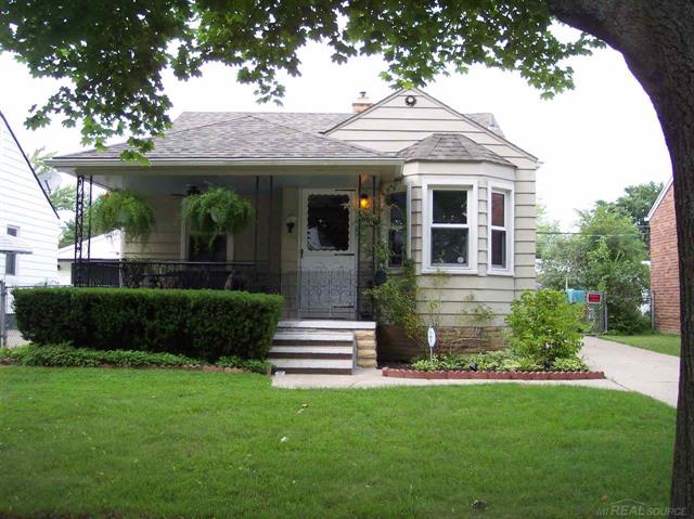 front view picture of 19163 Elkhart, Harper Woods, MI. 48225