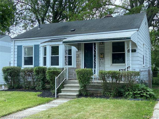 front view picture of 18980 Roscommon, Harper Woods, MI. 48225