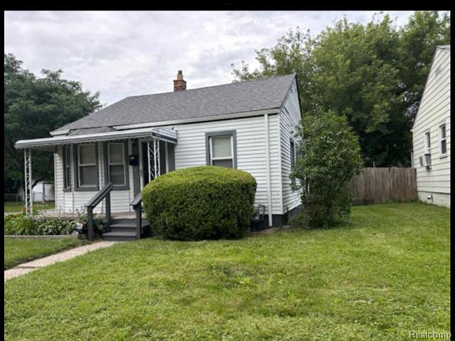front view picture of 18905 Kenosha, Harper Woods, MI. 48225