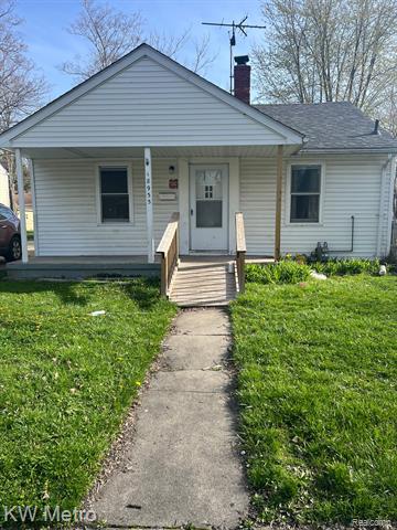 front view picture of 18933 Kingsville, Harper Woods, MI. 48225