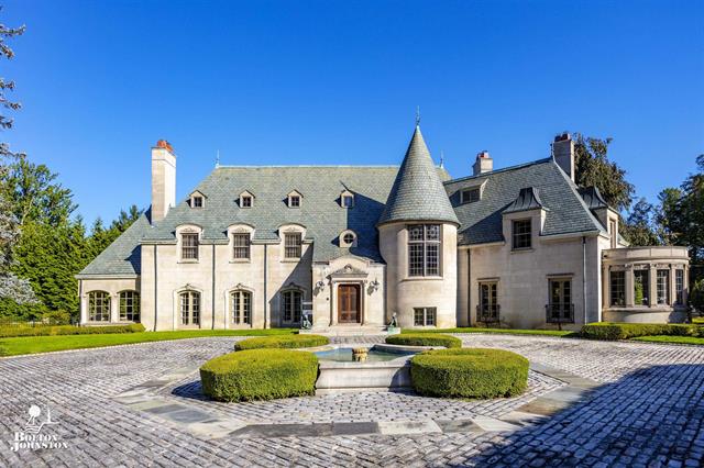 front view picture of 273 Ridge Rd, Grosse Pointe, MI. 48236