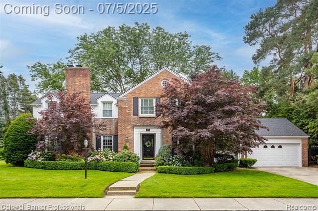 front view picture of 17 Colonial Road, Grosse Pointe, MI. 48236