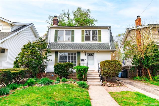 front view picture of 255 E Maplehurst St, Ferndale, MI. 48220