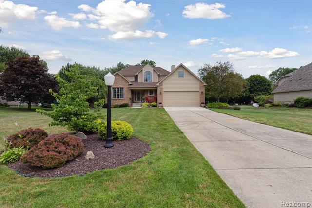front view picture of 27129 Bryan Blvd, New Boston, MI. 48164