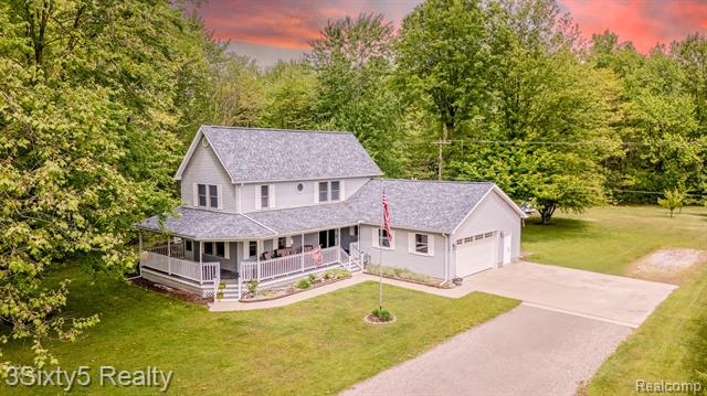 front view picture of 1400 Oakville Waltz Rd, New Boston, MI. 48164