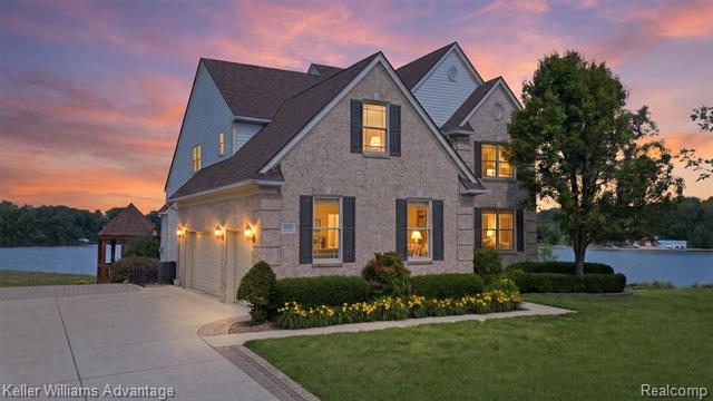 front view picture of 49354 Peninsular Drive, Belleville, MI. 48111