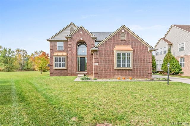 front view picture of 13611 Beacon Trail, Belleville, MI. 48111