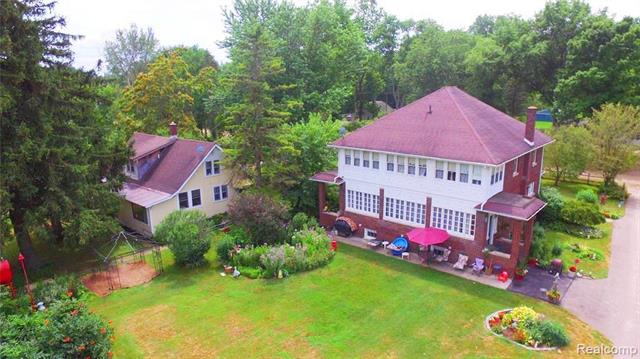 front view picture of 19701 Karr Rd, Belleville, MI. 48111