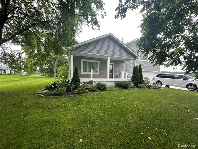 front view picture of 23364 Clark Rd, Belleville, MI. 48111