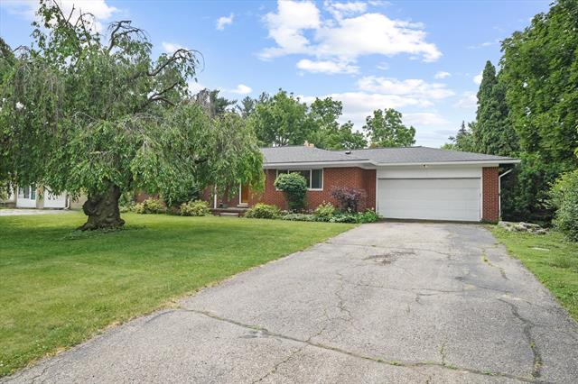 front view picture of 45145 Jeanette Ave, Belleville, MI. 48111