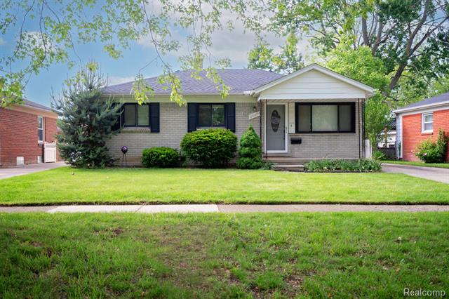 front view picture of 29974 Tamarack, Flat Rock, MI. 48134