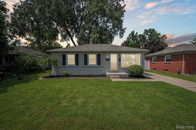 front view picture of 29934 Tamarack, Flat Rock, MI. 48134