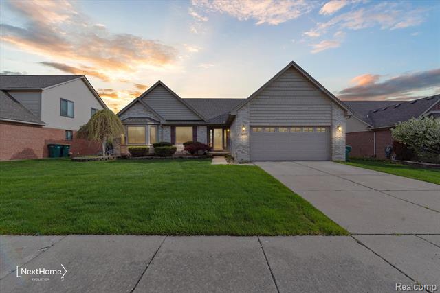 front view picture of 16957 Sunflower Dr, Rockwood, MI. 48173